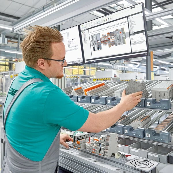 Optimized processes in control cabinet building